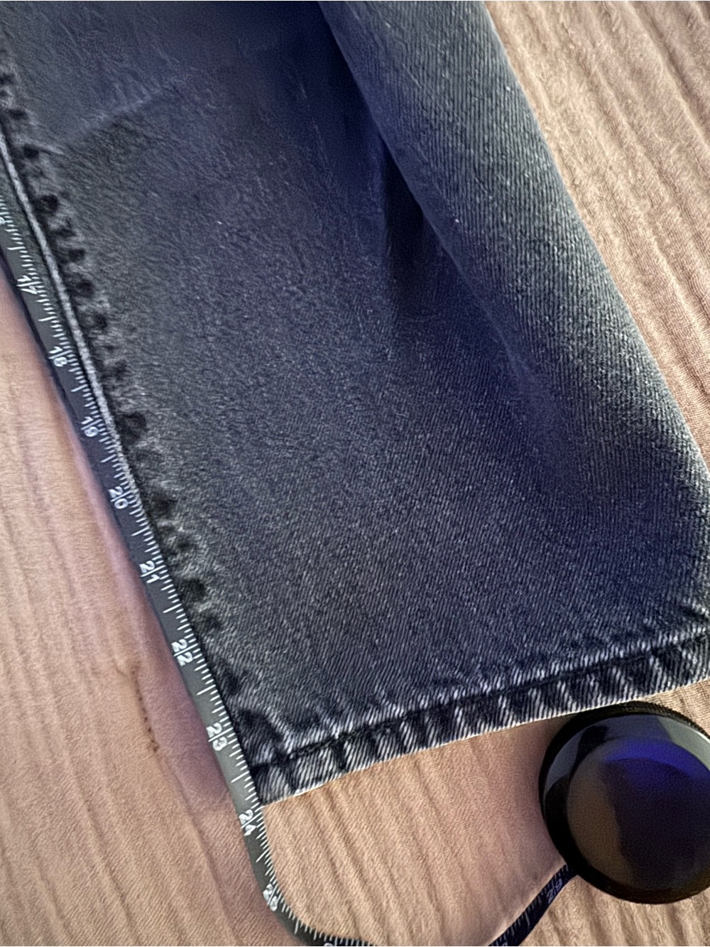 Levi's Black High-Rise Cropped Ankle Jeans - Picture 9 of 9